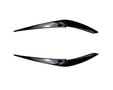 BMW Valoluomet X5 G05 & X6 G06 2018– – Kiiltävän musta. - BMW Headlight Covers X5 G05 & X6 G062018– – Gloss Black Headlight Covers - BMW Scheinwerferblenden X5 G05 G06 2018– – Scheinwerferabdeckungen in Hochglanzschwarz – Glänzend schwarz.