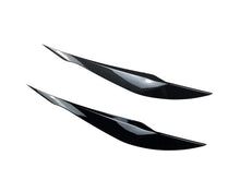 BMW Valoluomet F30 F31 2011–2019 – Kiiltävän musta. - BMW Headlight Covers F30 F31 2011–2019 – Gloss black. - BMW Scheinwerferblenden F30 F31 2011–2019 Böser Blick – Glänzend schwarz.