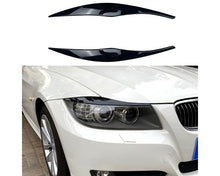 BMW Valoluomet E90 E91 2005–2012 – Kiiltävän musta. - BMW Headlight Covers E90 E91 2005–2012 – Gloss black. - BMW Scheinwerferblenden E90 E91 2005–2012 – Schwarz Glanz (Böser Blick) – Glänzend schwarz.