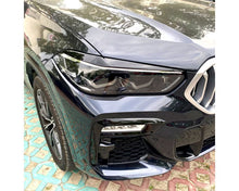 BMW Valoluomet X5 G05 & X6 G06 2018– – Kiiltävän musta. - BMW Headlight Covers X5 G05 & X6 G062018– – Gloss Black Headlight Covers - BMW Scheinwerferblenden X5 G05 G06 2018– – Scheinwerferabdeckungen in Hochglanzschwarz – Glänzend schwarz.