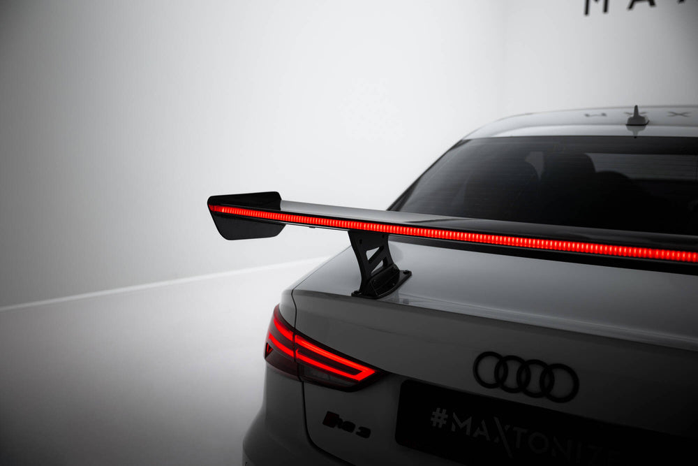Maxton Carbon Heckspoiler mit LED-Leuchten Audi A3, A3 S-Line / S3 / RS3 Limousine / Facelift 8V