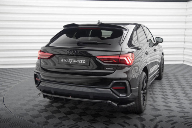 Maxton Takapuskurin lippa Audi Q3 Sportback F3 2019- (w/ vertical bars)